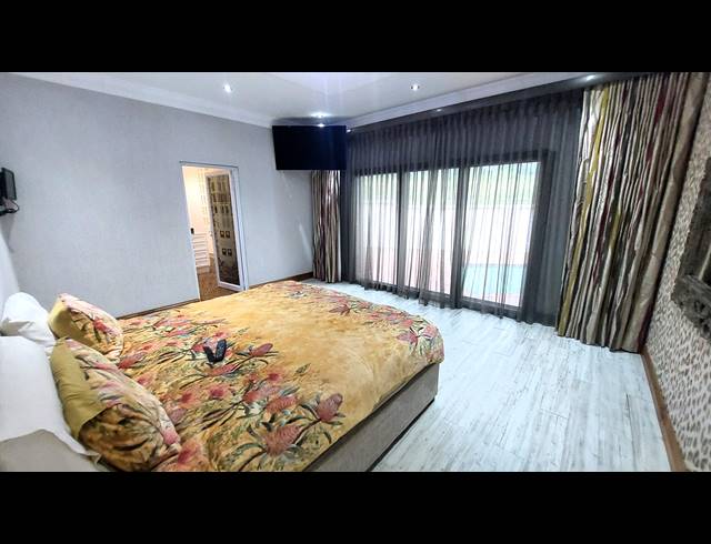 3 BEDROOM TOWNHOUSE FOR SALE IN SHELLY BEACH